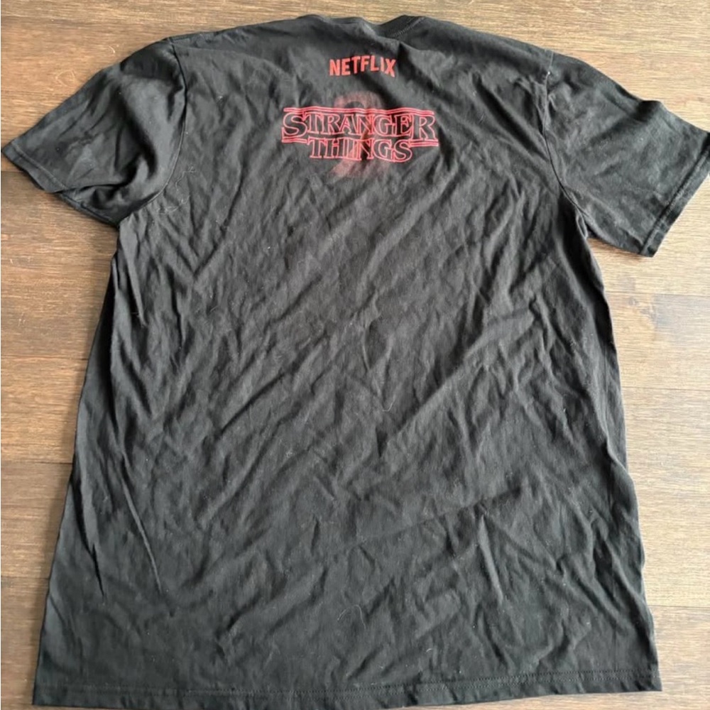 Stranger Things Season 2 Promo T-Shirt Size Extra Large - Picture 2 of 2